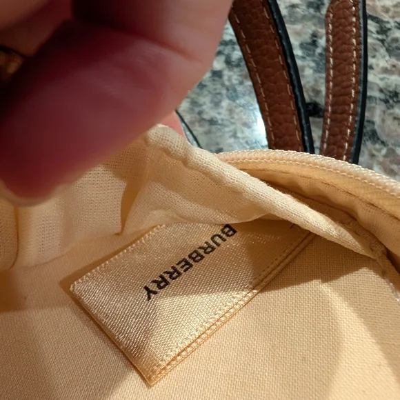Burberry Goddess Round Crossbody Bag in Beige - Picture 6 of 11
